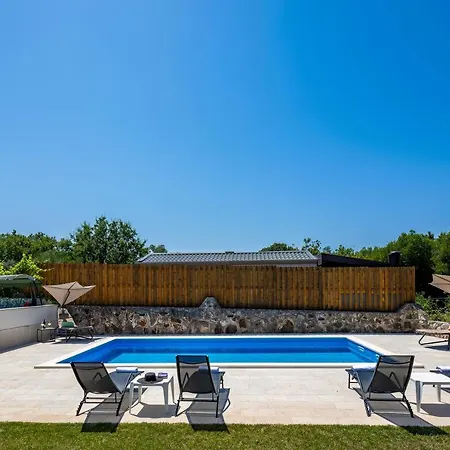 Pool Brijunis Blick - Happy * פולה